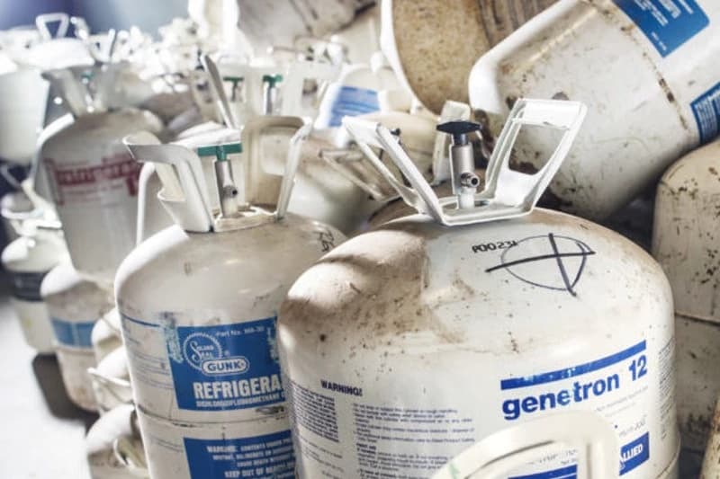 Destruction of refrigerants